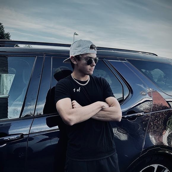 One of One Tee - Picture 3 of 4